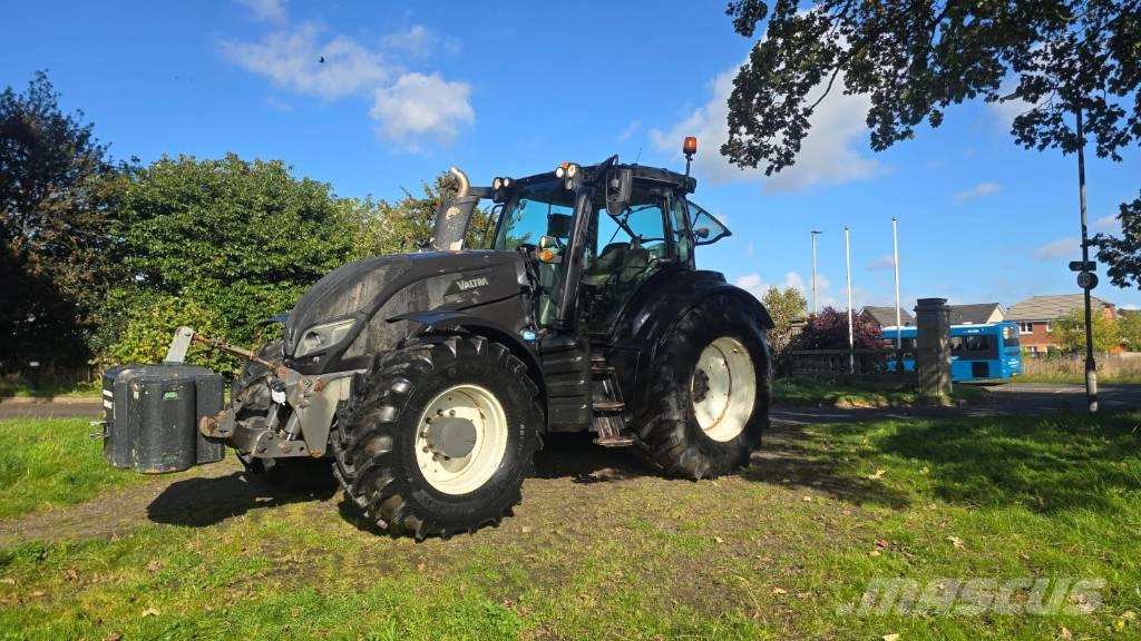 Valtra T 234 Traktori