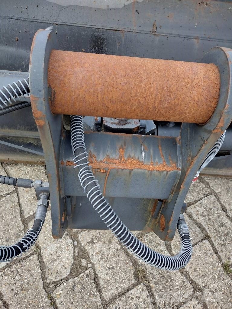 Schaeff Schwenklöffel 1.800 mm für Schaeff-SW Muut koneet