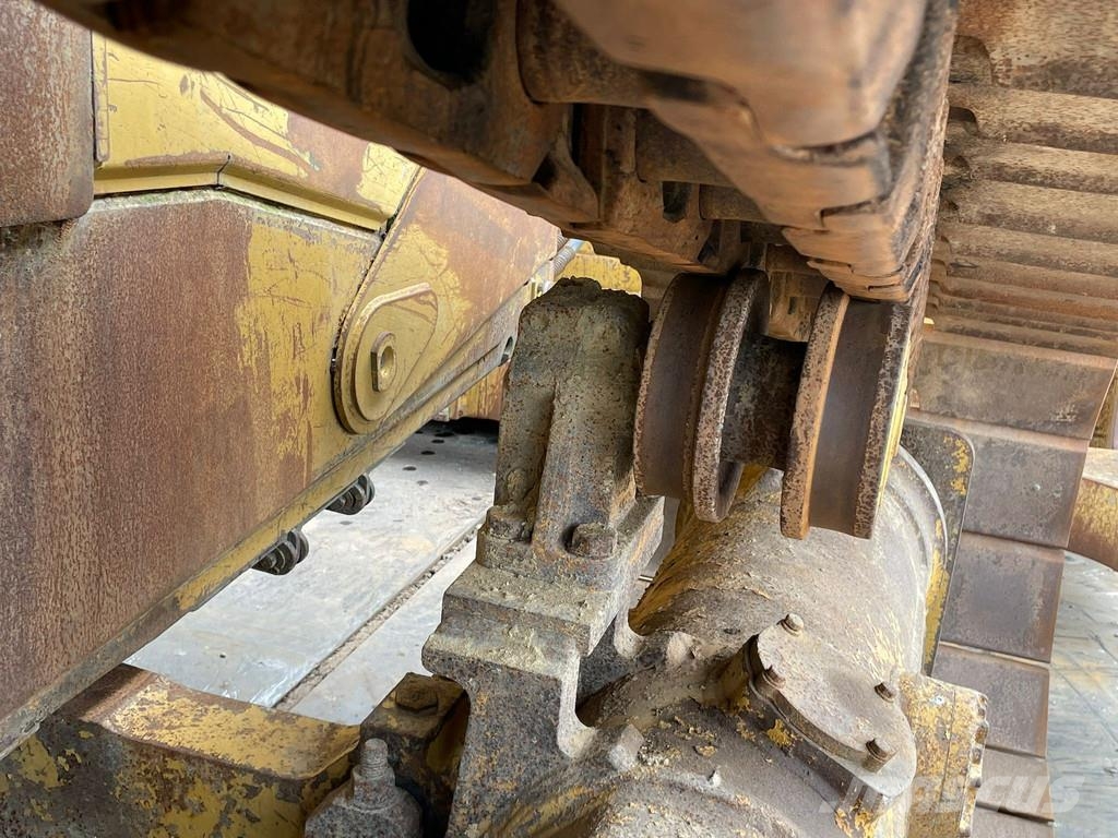 CAT D6T LGP Buldožeri gusjeničari