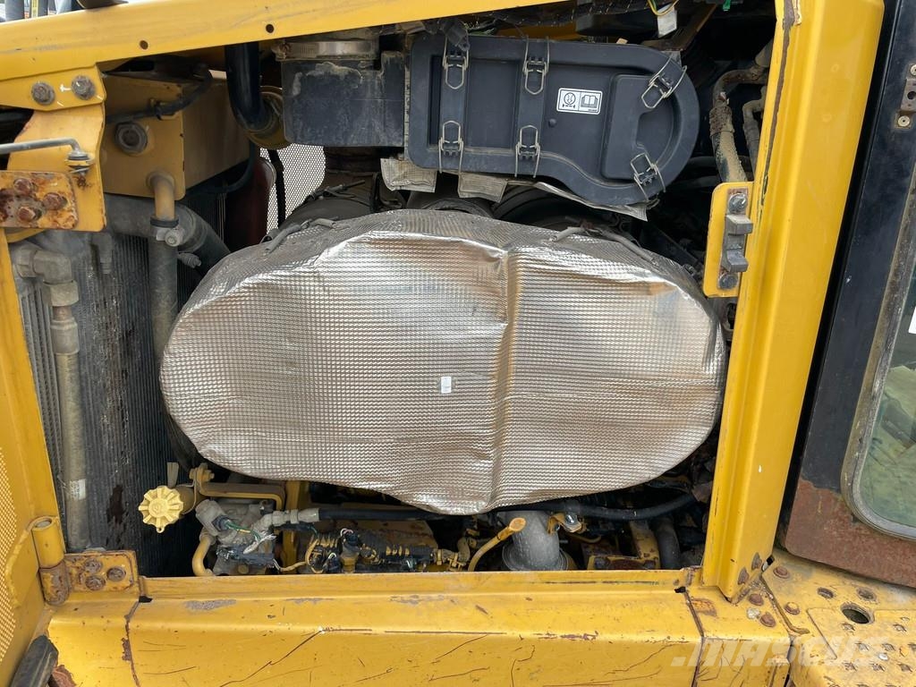 CAT D6T LGP Buldožeri gusjeničari