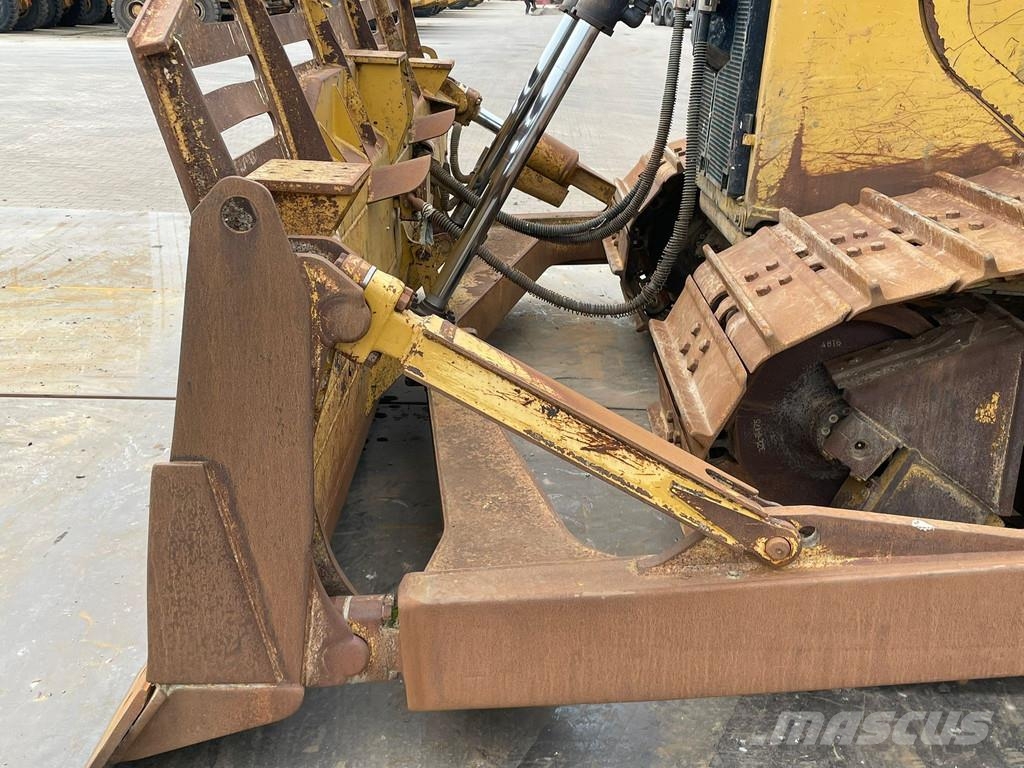CAT D6T LGP Buldožeri gusjeničari