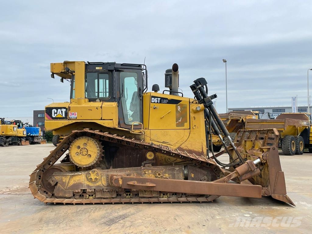 CAT D6T LGP Buldožeri gusjeničari
