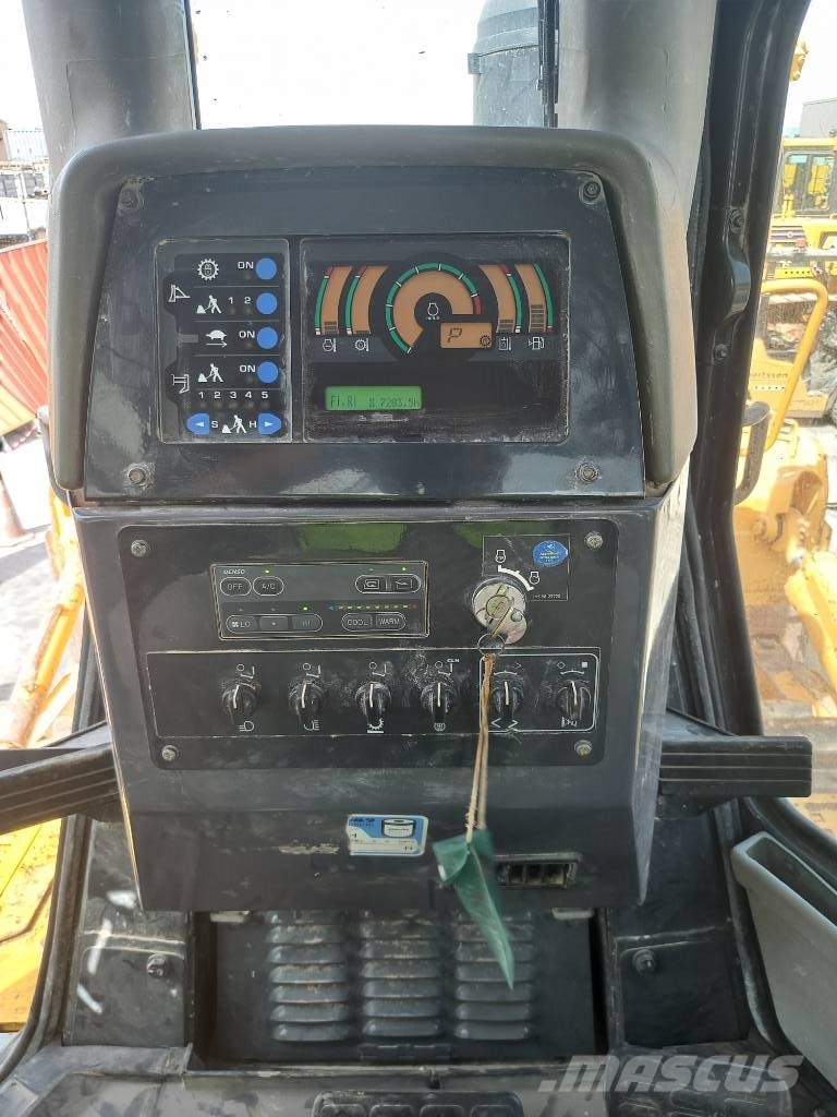 Komatsu D275A-5R (EXW - Abu Dhabi) Buldožeri gusjeničari