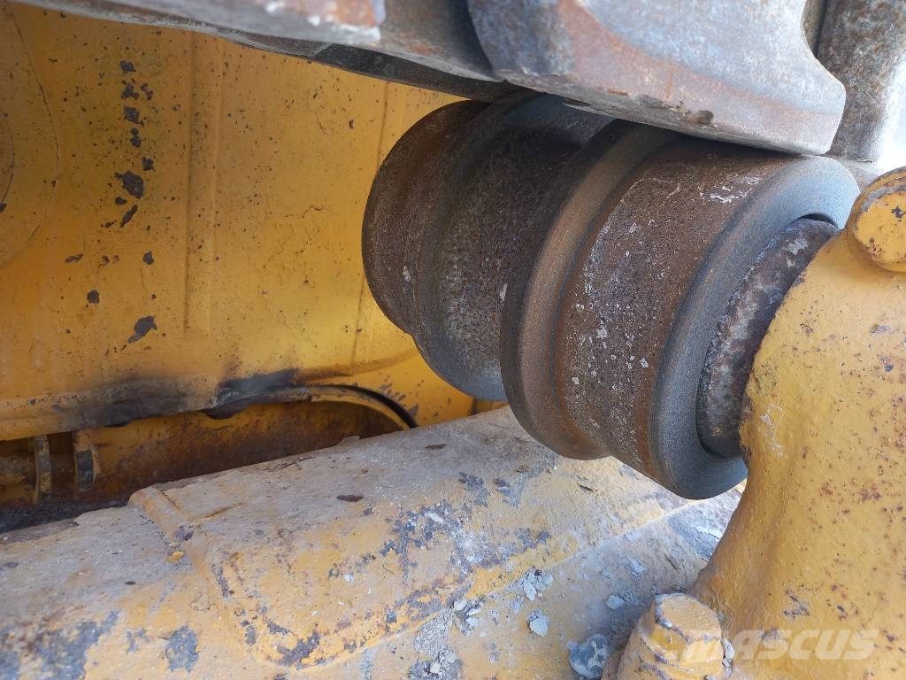 Komatsu D275A-5R (EXW - Abu Dhabi) Buldožeri gusjeničari