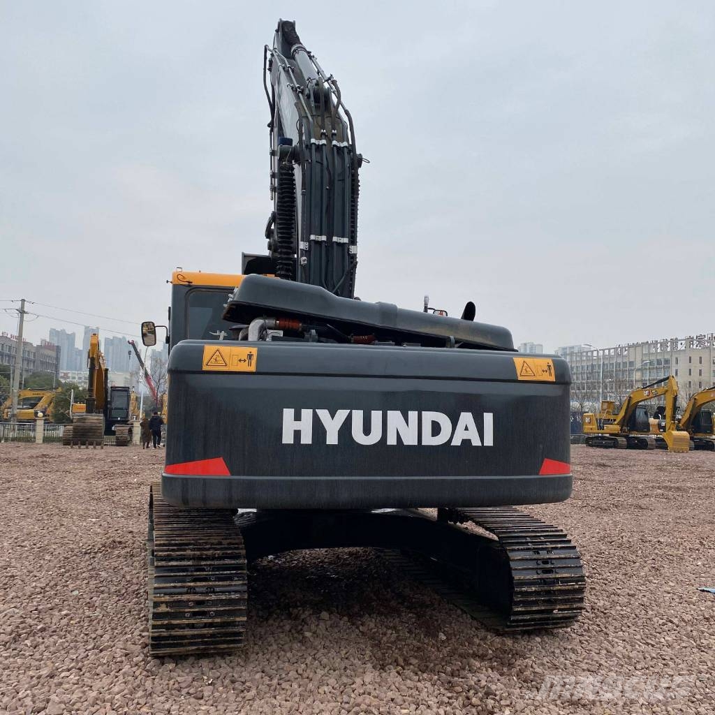 Hyundai 275 履带挖掘机