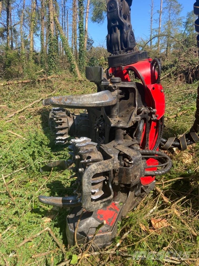 Komatsu 901XC Skördare