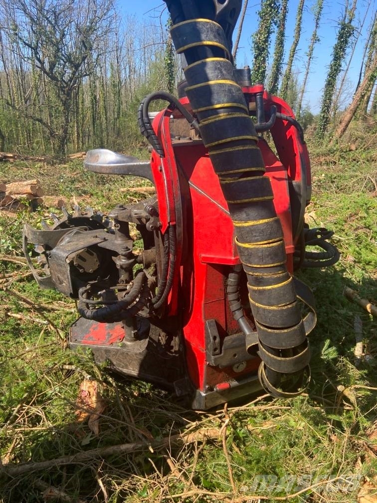 Komatsu 901XC Skördare