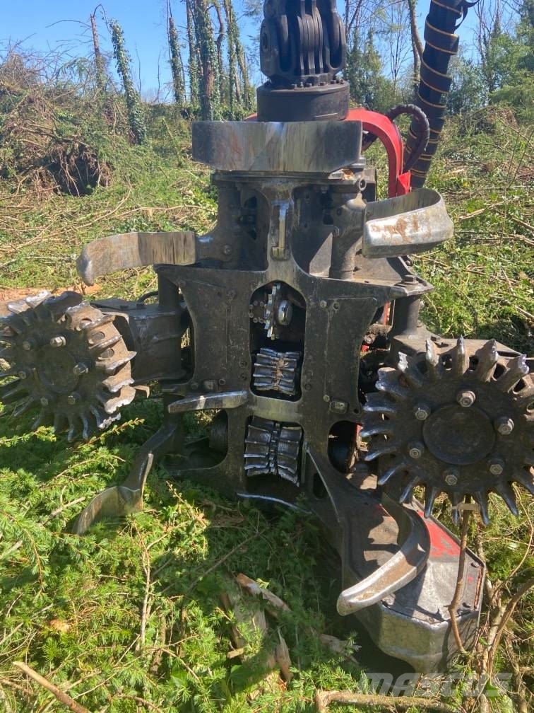 Komatsu 901XC Skördare
