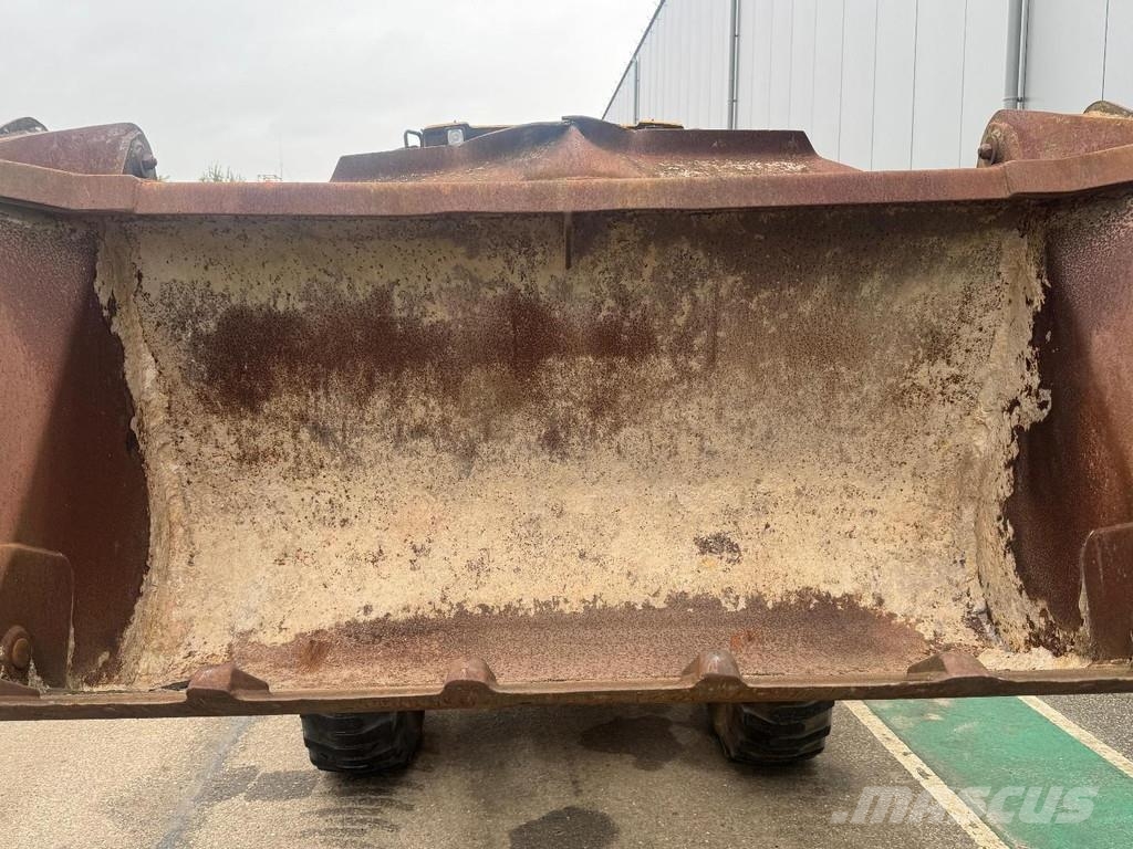 Volvo L50E 14930 HOURS WITH BUCKET Gumikerekes homlokrakodók