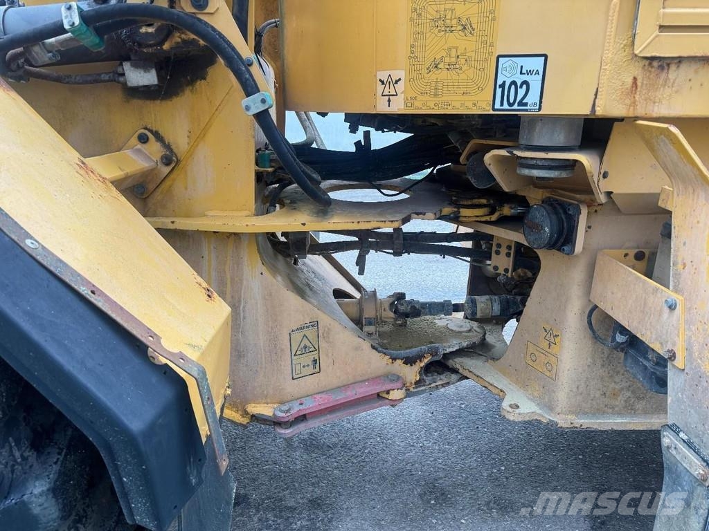 Volvo L50E 14930 HOURS WITH BUCKET Gumikerekes homlokrakodók