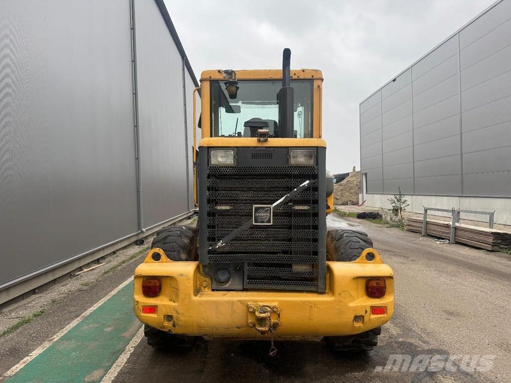 Volvo L50E 14930 HOURS WITH BUCKET Gumikerekes homlokrakodók