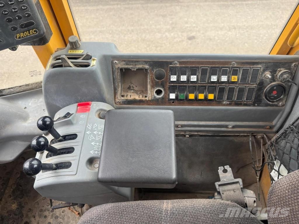 Volvo L50E 14930 HOURS WITH BUCKET Gumikerekes homlokrakodók