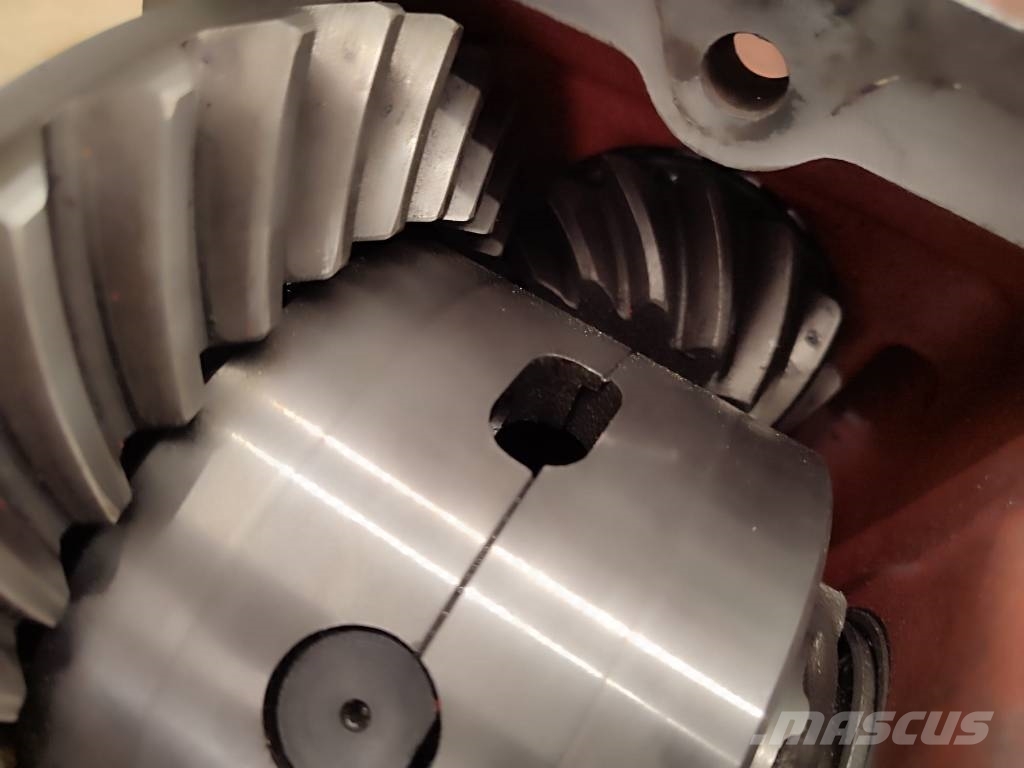 Differential 13X31 26.16 141315 Manitou MLT 523 轴