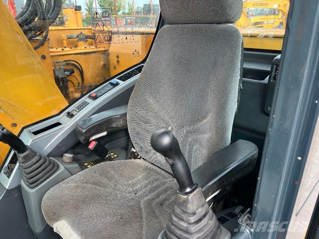 Hyundai HX125LCR Bageri guseničari