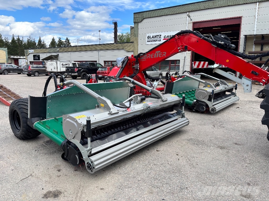 Reiter R8 Compact Pickupsträngare 堆草機