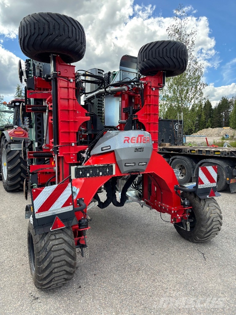 Reiter R8 Compact Pickupsträngare 堆草機
