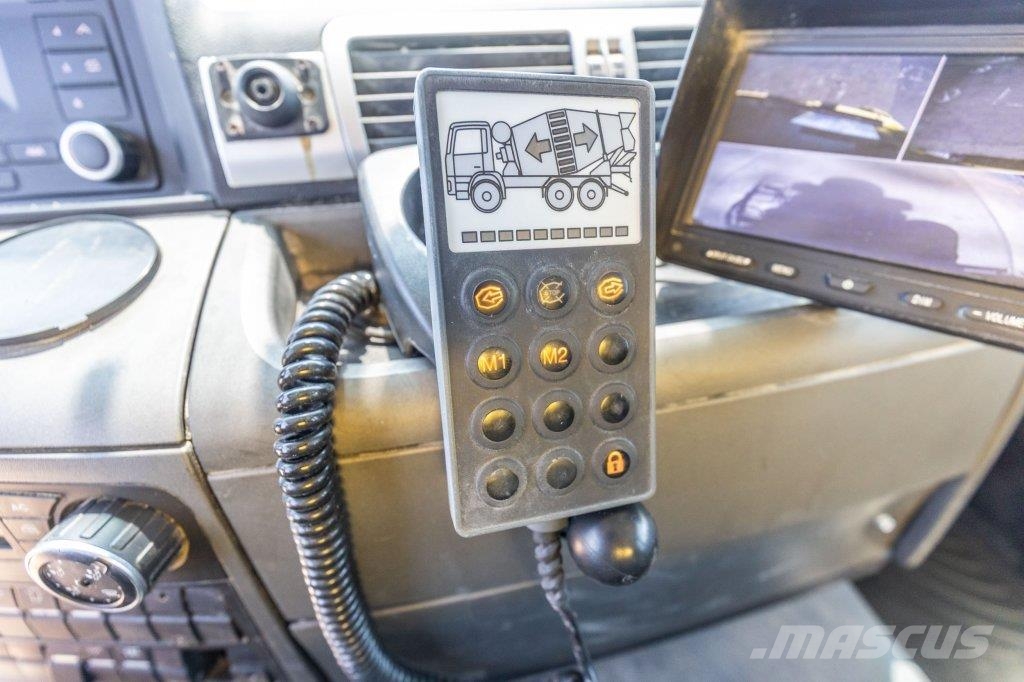 MAN TGS 41.400 BB + LIEBHERR 10m3 Betonmixers en pompen