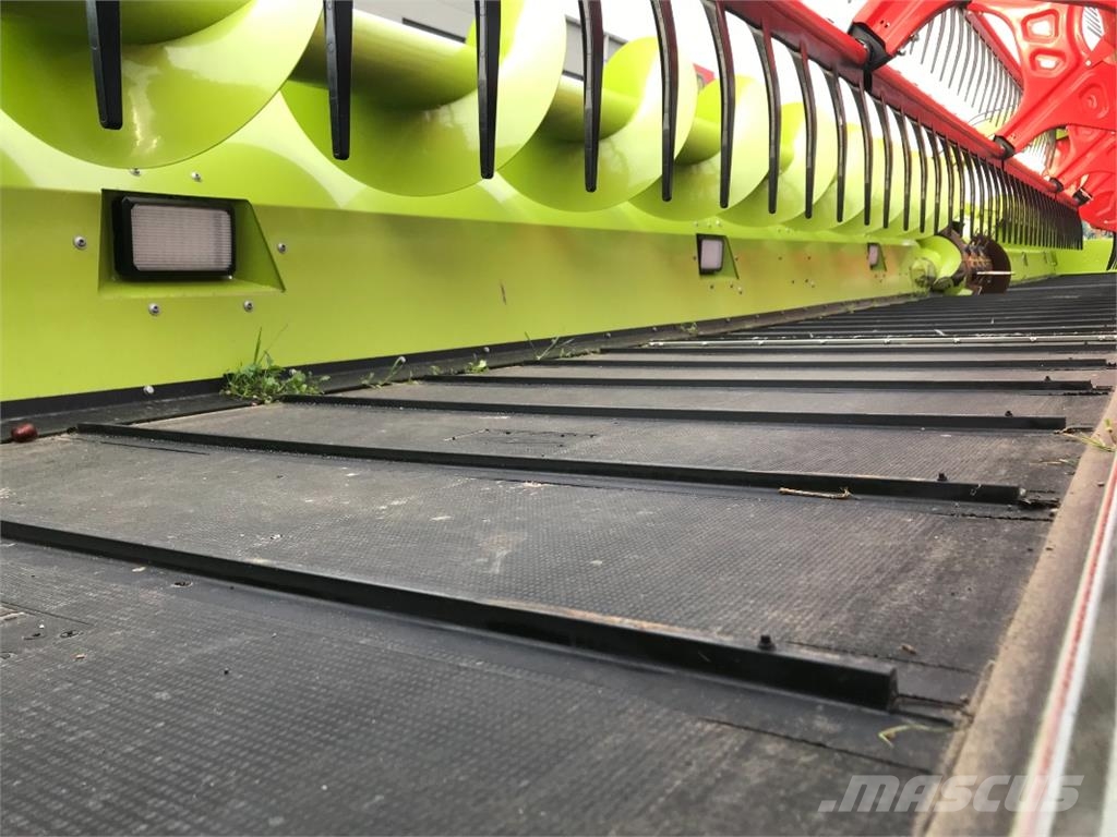 CLAAS Convio 1380 *mit Transportwagen ماكينات زراعية - غير ذلك