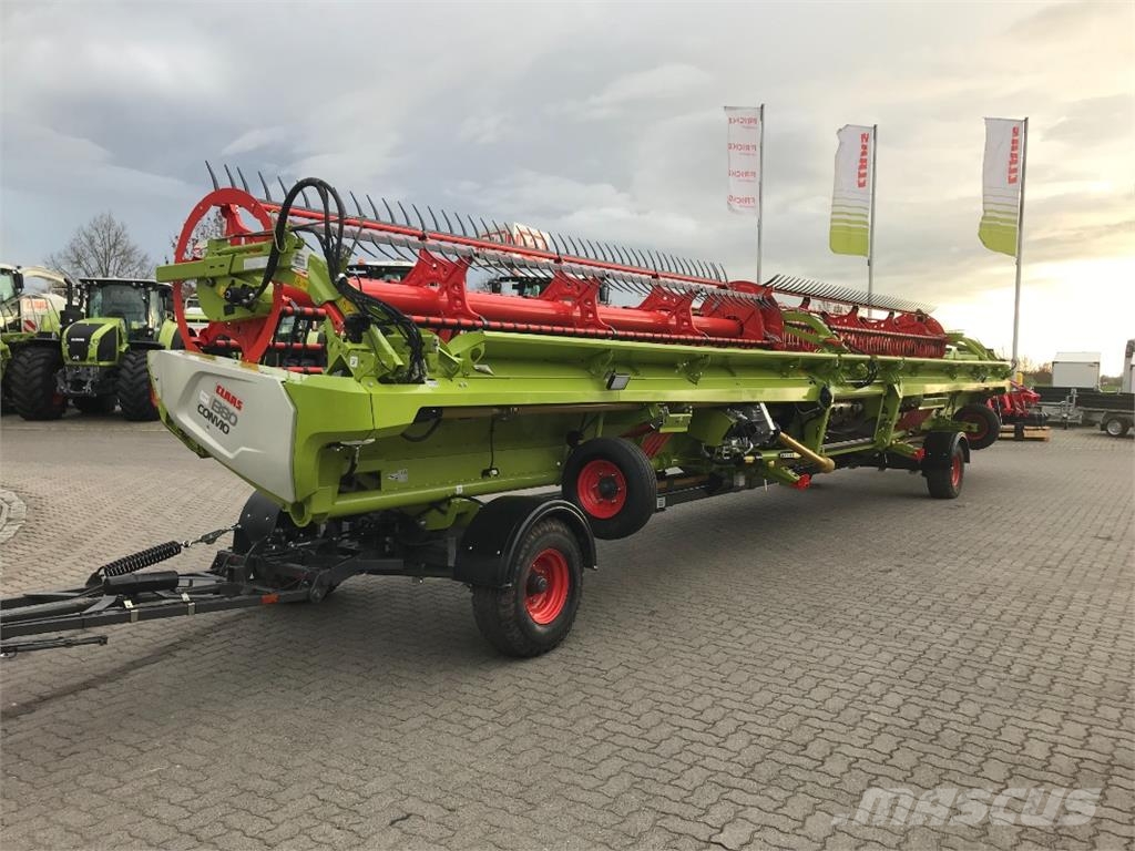 CLAAS Convio 1380 *mit Transportwagen ماكينات زراعية - غير ذلك