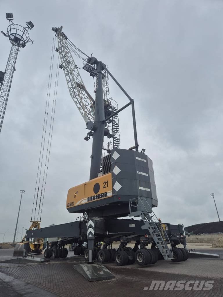 Liebherr LHM280 Hafenkrane