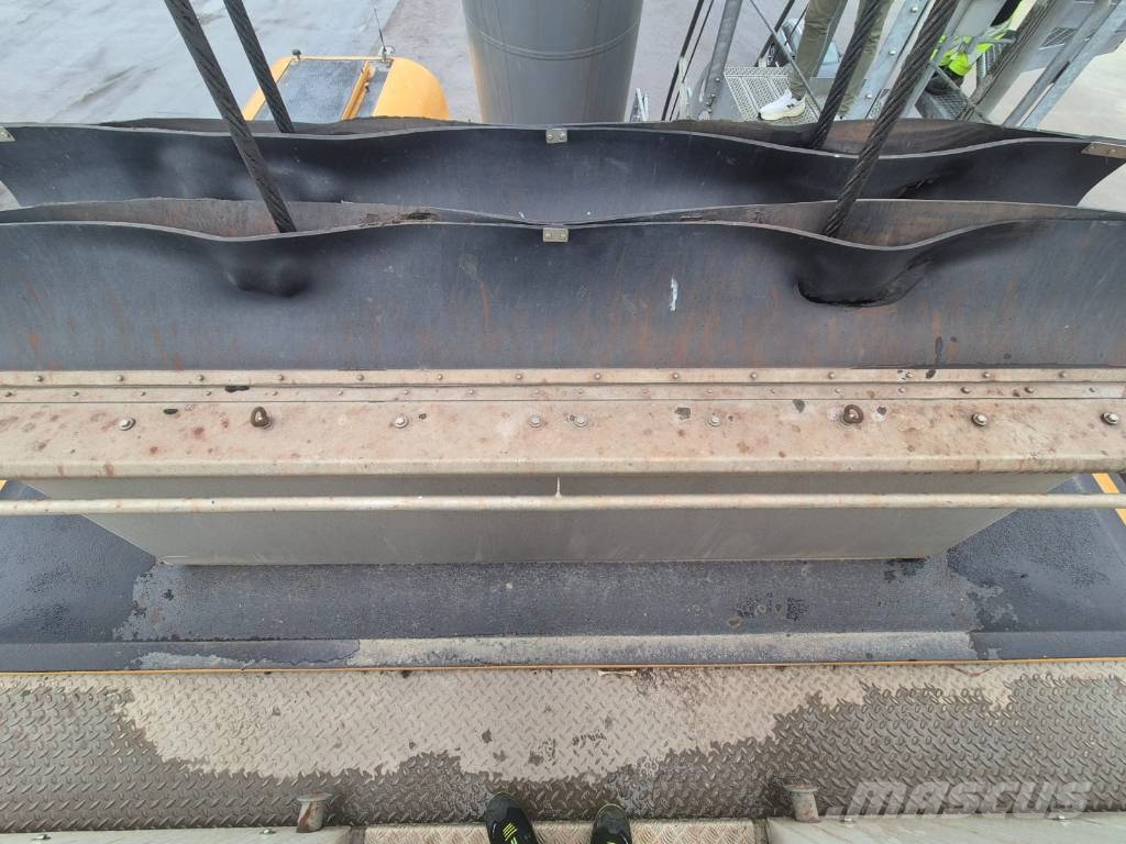 Liebherr LHM280 Hafenkrane