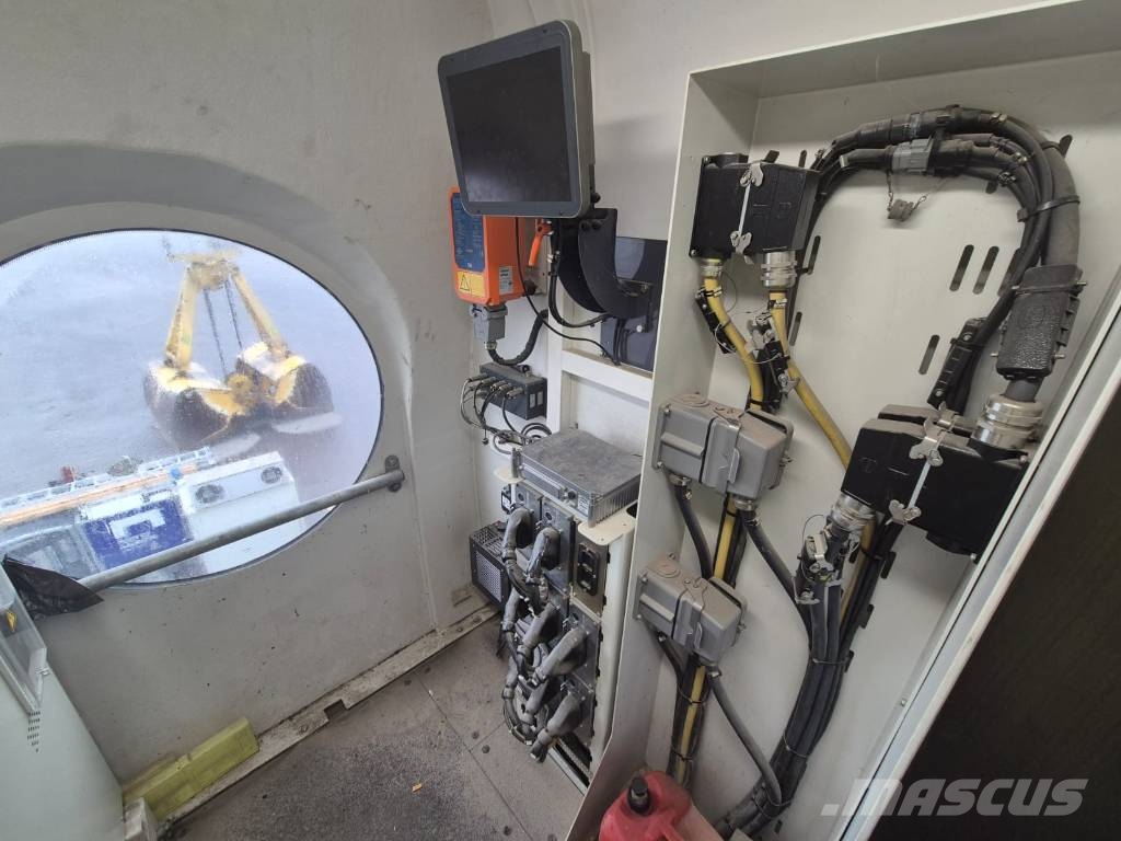Liebherr LHM280 Hafenkrane