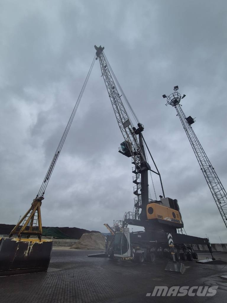 Liebherr LHM280 Hafenkrane