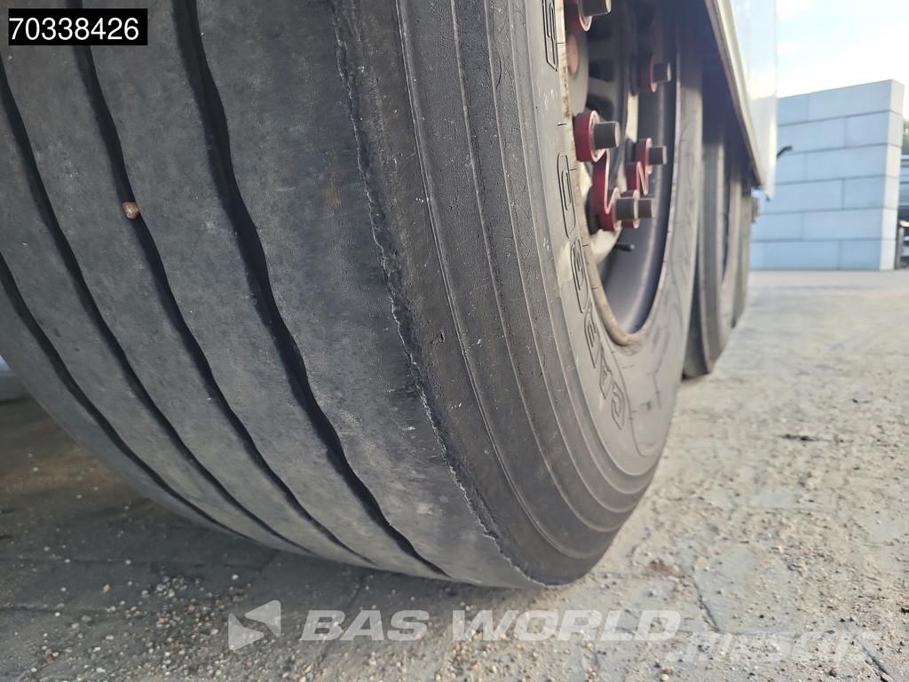 Heiwo HZO 39 3 axles Tailgate 250x260cm Semirremolques isotermos/frigoríficos