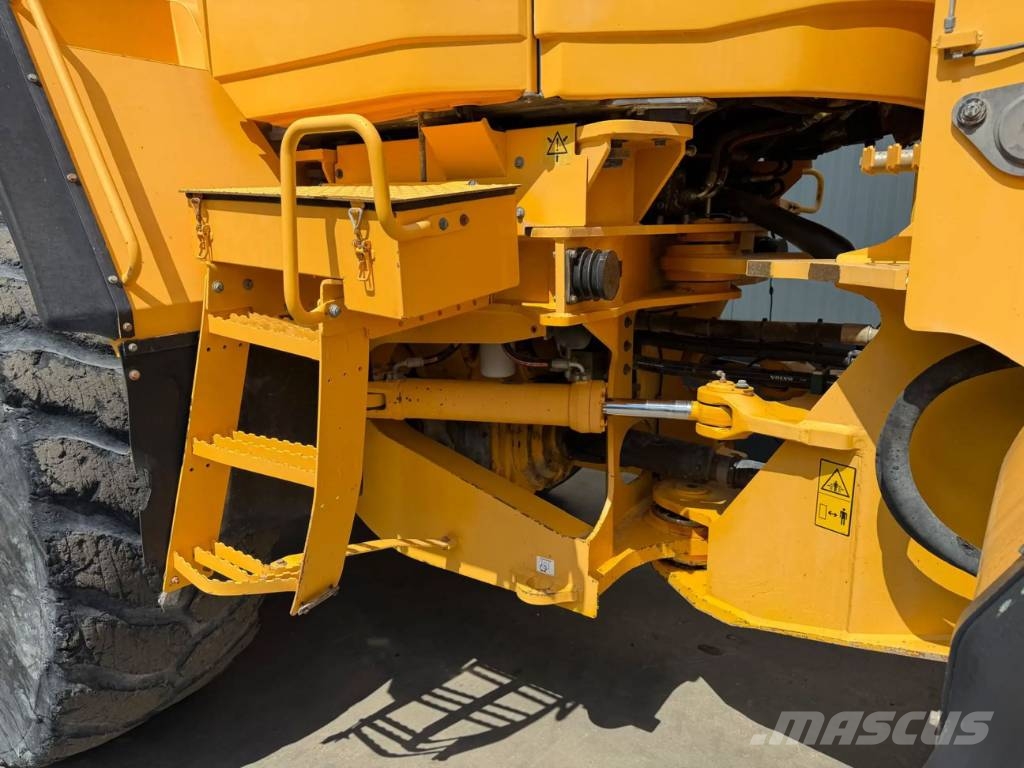 Volvo L180F Chargeuse sur pneus