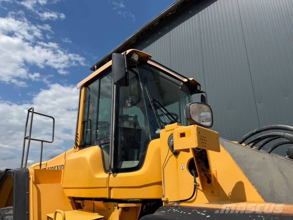 Volvo L180F Chargeuse sur pneus