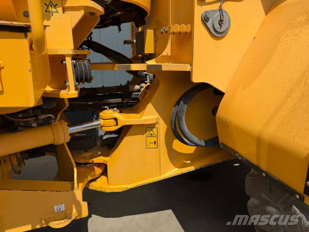 Volvo L180F Chargeuse sur pneus
