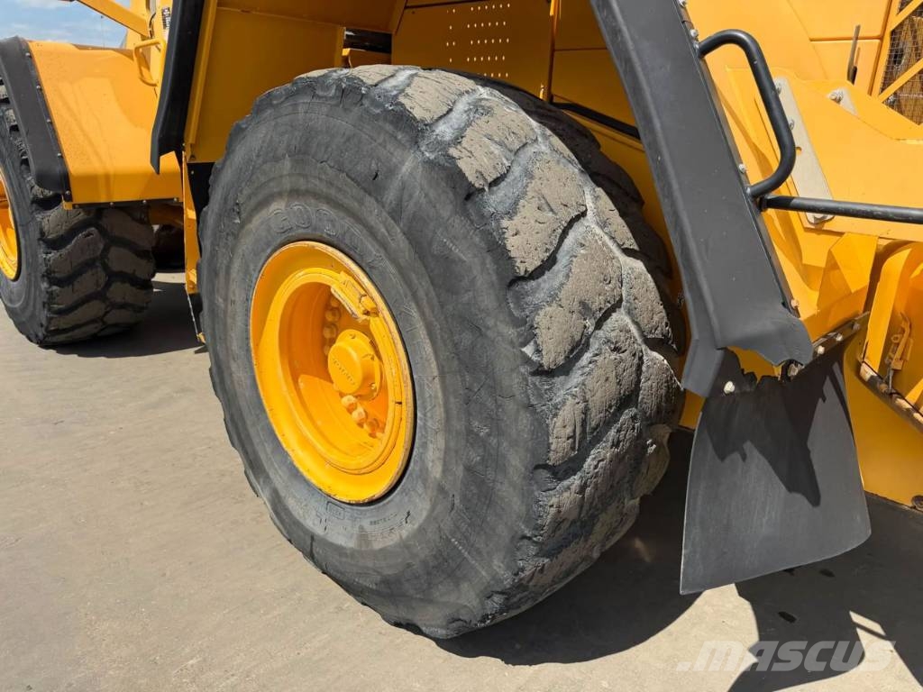Volvo L180F Chargeuse sur pneus