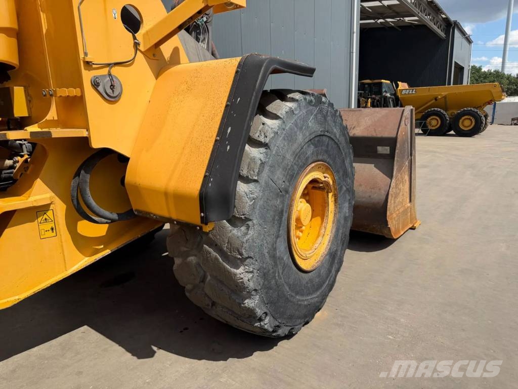 Volvo L180F Chargeuse sur pneus