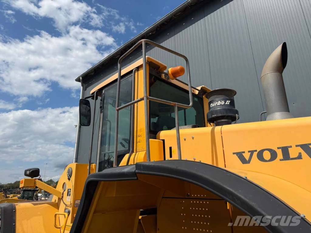 Volvo L180F Chargeuse sur pneus