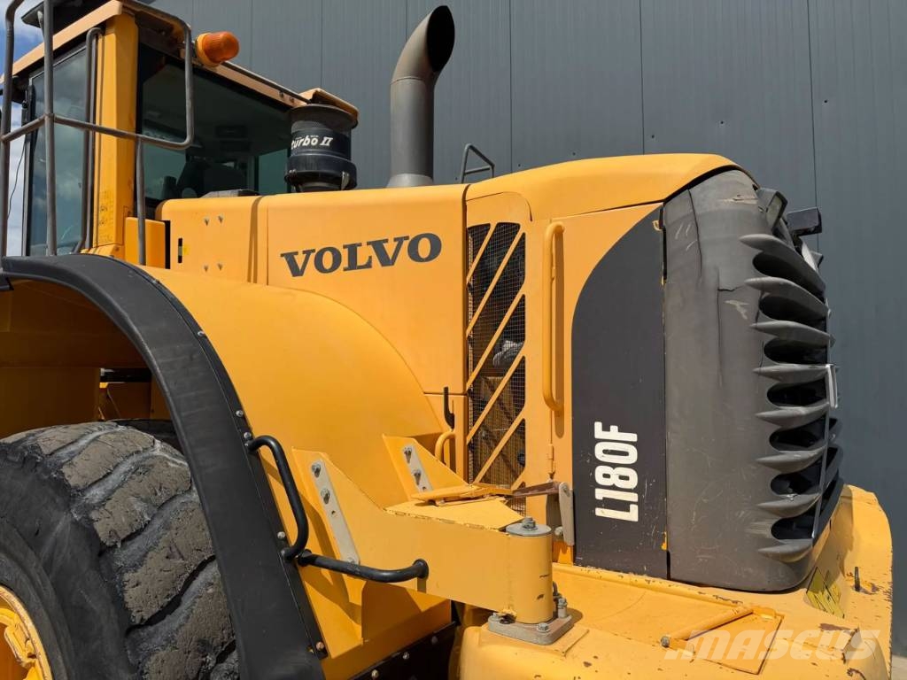 Volvo L180F Chargeuse sur pneus
