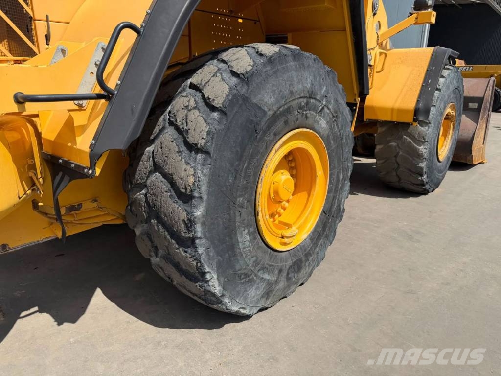 Volvo L180F Chargeuse sur pneus