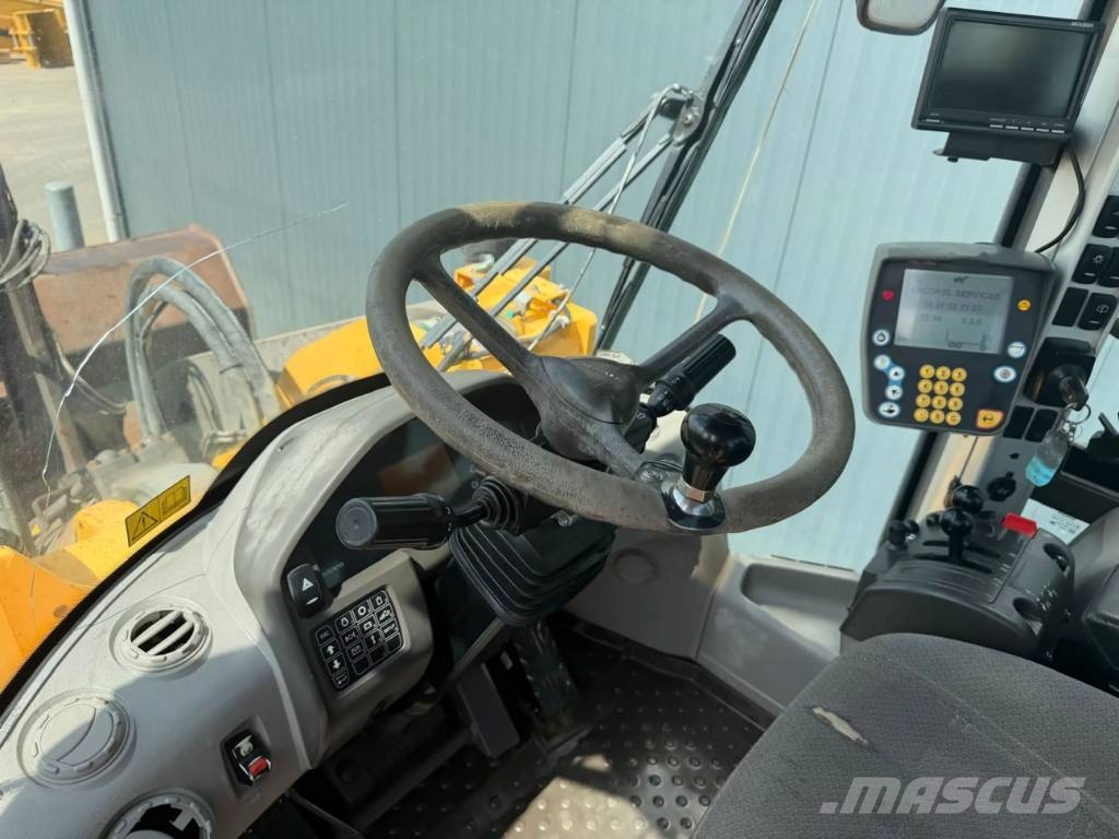 Volvo L180F Chargeuse sur pneus
