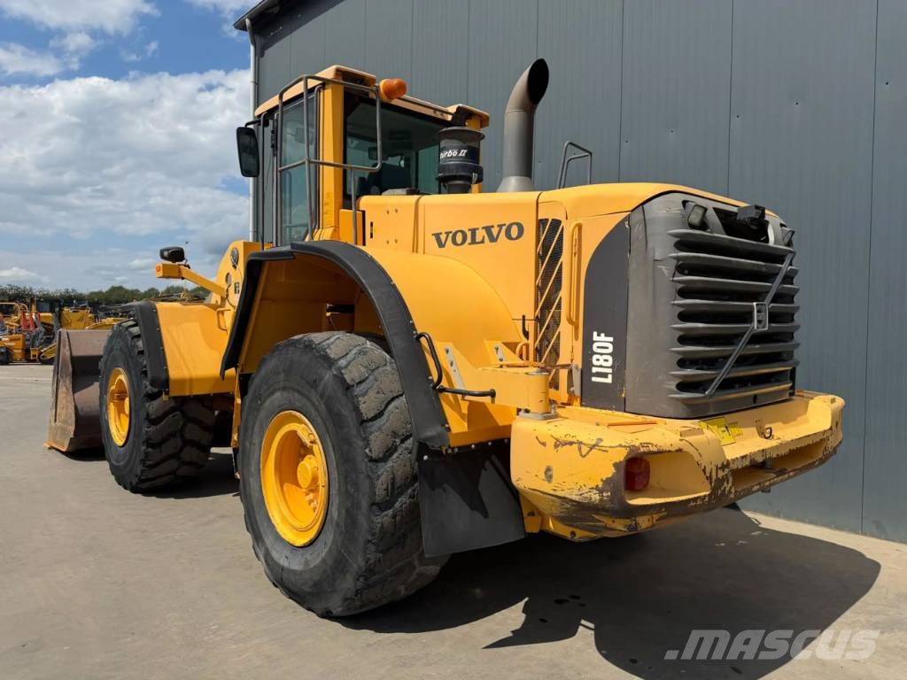 Volvo L180F Chargeuse sur pneus