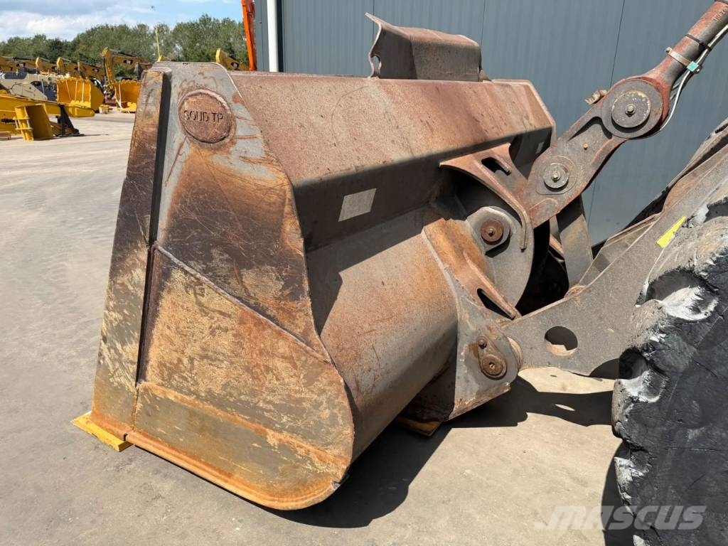 Volvo L180F Chargeuse sur pneus