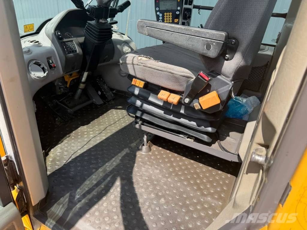 Volvo L180F Chargeuse sur pneus