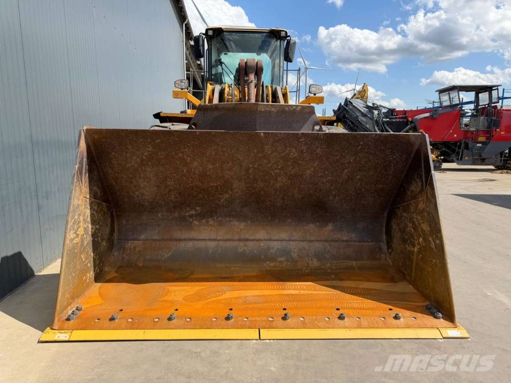 Volvo L180F Chargeuse sur pneus