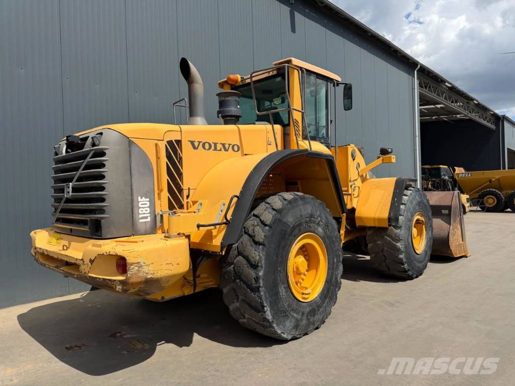 Volvo L180F Chargeuse sur pneus