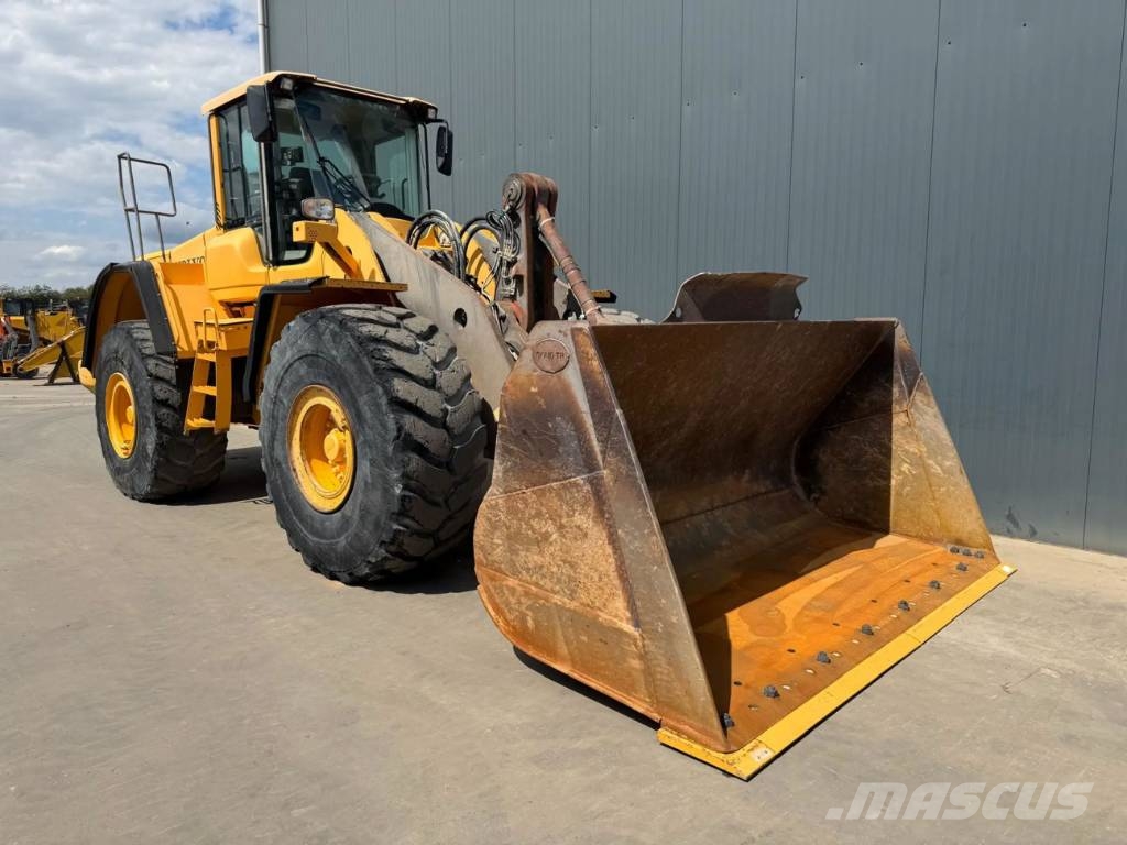 Volvo L180F Chargeuse sur pneus