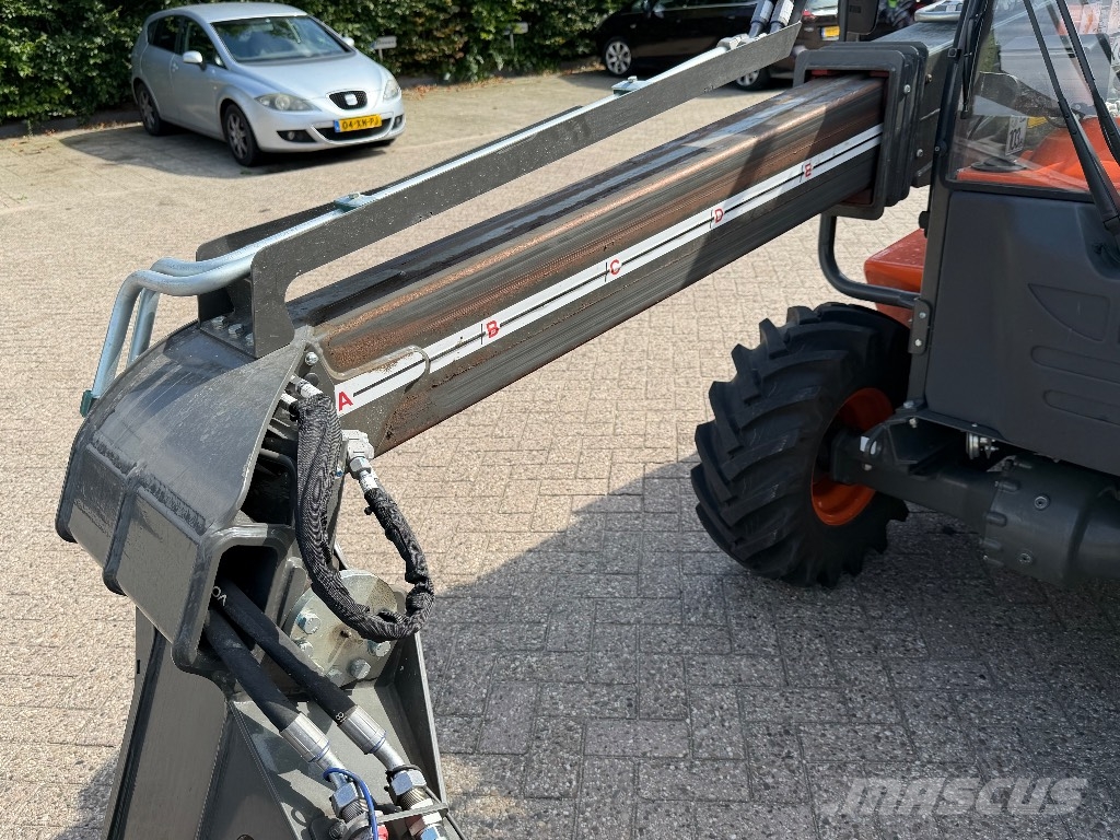 Ausa T 144 H 伸縮臂操作車