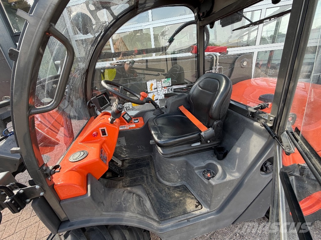 Ausa T 144 H 伸縮臂操作車