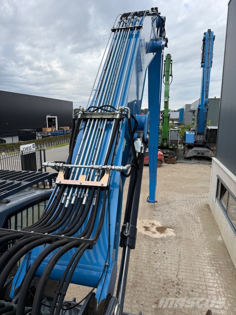 Fuchs MHL 360 F Waste / industry handlers