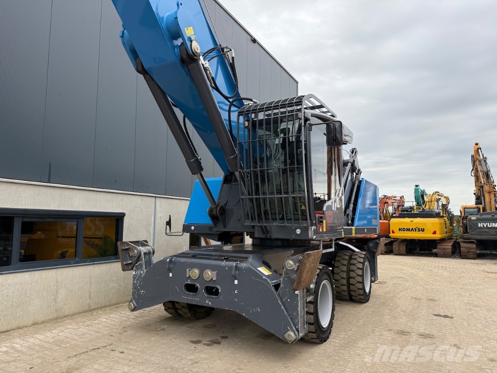 Fuchs MHL 360 F Waste / industry handlers