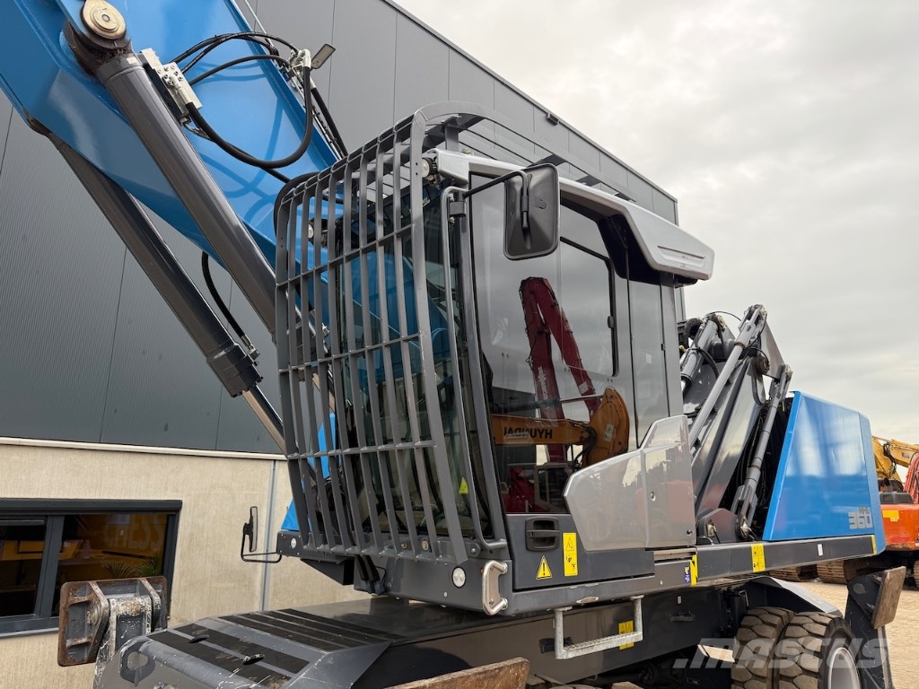 Fuchs MHL 360 F Waste / industry handlers