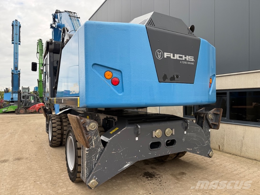 Fuchs MHL 360 F Waste / industry handlers