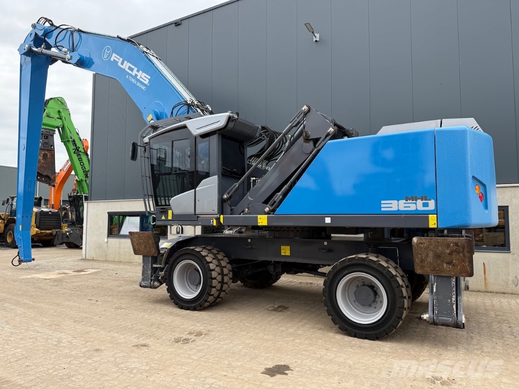 Fuchs MHL 360 F Waste / industry handlers